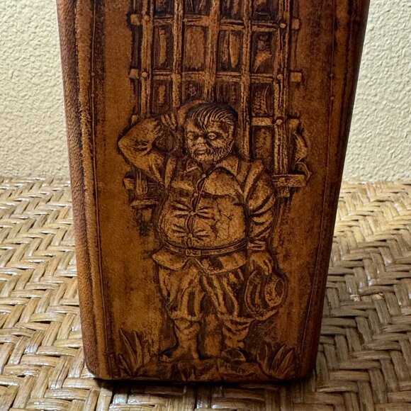 Vintage Embossed Leather Wrapped Decanter With Cork Stopper & WHISKY Tag - Picture 6 of 15